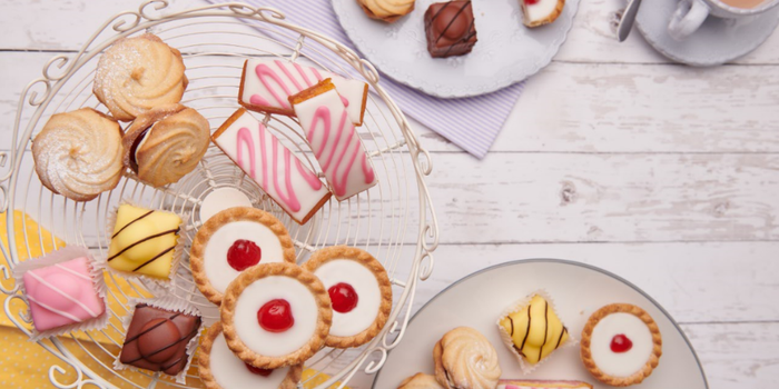 How to have a delicious afternoon tea catch-up with your pals