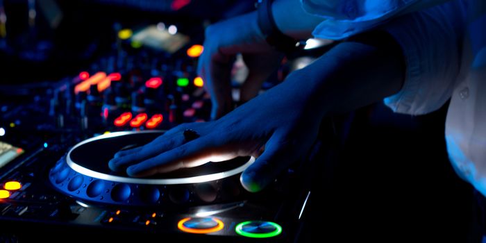 Het students! Vodafone X is putting on a class DJ set just for you